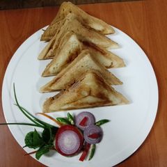 A picture of Pav bhaji sandwich 🥪🍅.