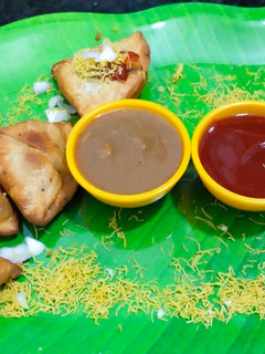 ચીઝ પનીર સમોસા (Cheese Paneer Samosa Recipe in Gujarati) રેસીપી મુખ્ય ફોટો