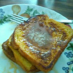 French toast with caramel sauce A picture of French toast with caramel sauce.