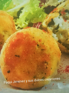Una foto de Buñuelos de arroz queso y bacalao