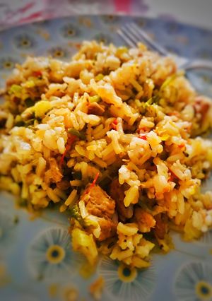 Una foto de Arroz exprés con verduras y atún
