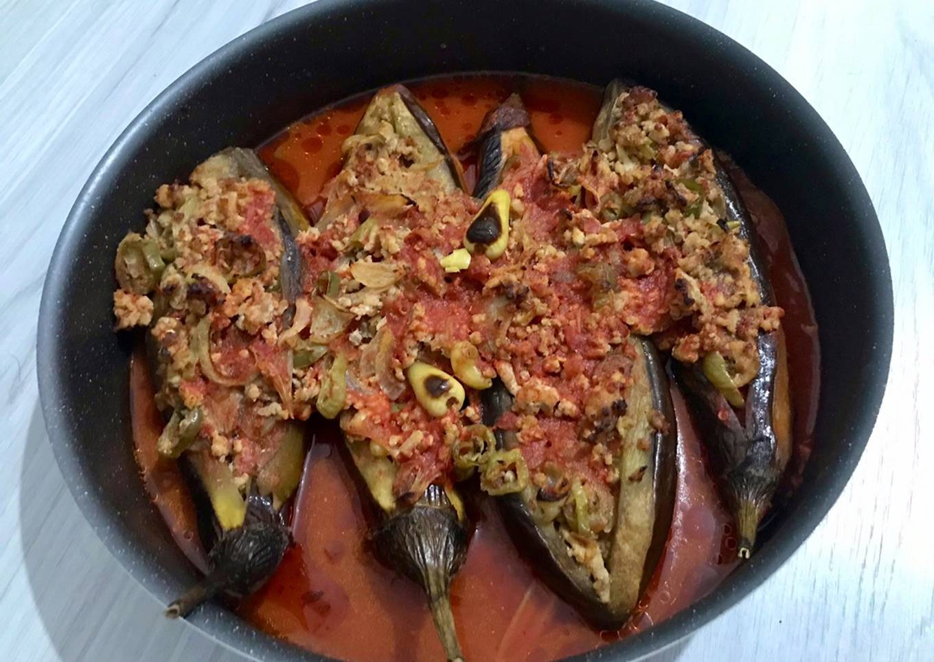 Karnıyarık (Eggplants Stuffed with Ground Meat Sauce)