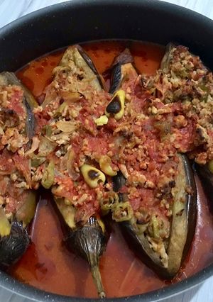 A picture of Karnıyarık (Eggplants Stuffed with Ground Meat Sauce).