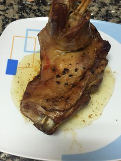 Una foto de Paletilla de cordero lechal asada al horno