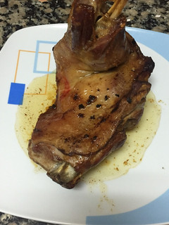 Una foto de Paletilla de cordero lechal asada al horno