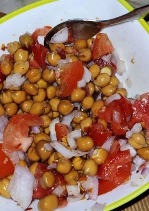 चने की चाट (chane ki chaat recipe in Hindi) रेसिपी मुख्य फोटो