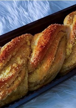 Foto resep Coconut Twister Meg Cheese Bread