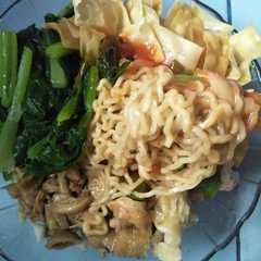 Mie ayam keripik pangsit homemade 🍜 রেসিপির প্রধান ছবি