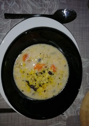 Tejfölös bableves tárkonnyal és csipetkével 🍲🥣 recept fotója