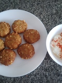 સાબુદાણા બટાકા ના વડા (Sabudana Bataka Vada Recipe In Gujarati) રેસીપી મુખ્ય ફોટો