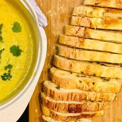 A picture of Spring onion bread.