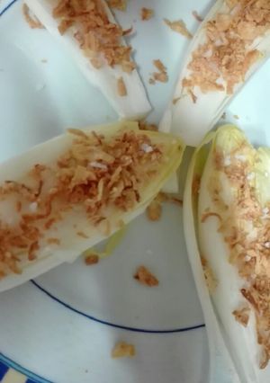 Foto principal de Endivias con cebolla caramelizada