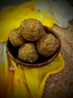 A picture of Chapati ladoo.