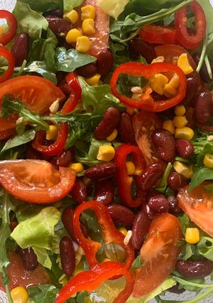 O poză a rețetei Salată cu fasole roșie și porumb.