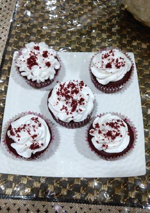 A picture of Red velvet cupcakes.