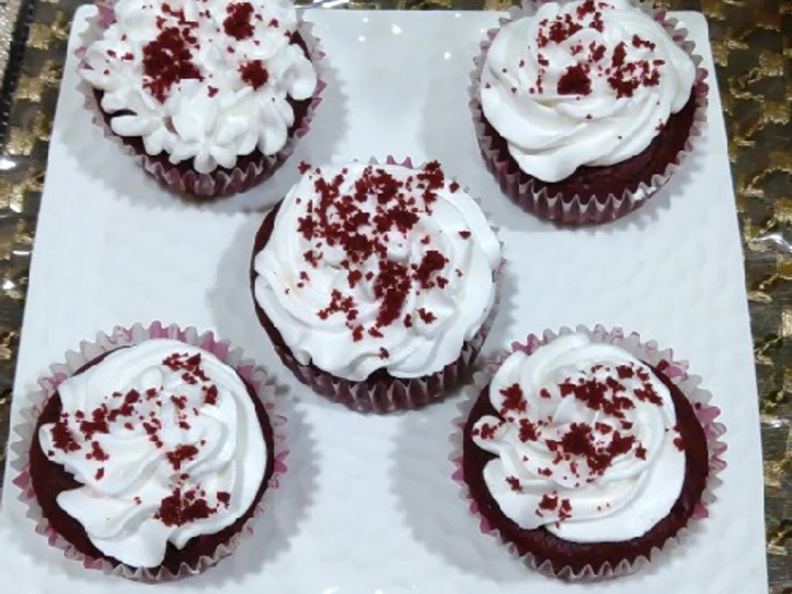 Easy Steps to Prepare Red velvet cupcakes the Delicious Can spoil the tongue