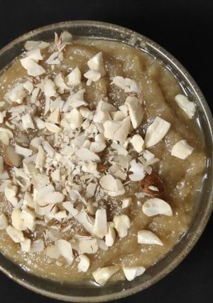 રાજગરા ના લોટ નો શીરો (Rajgira Flour Sheera Recipe In Gujarati) રેસીપી મુખ્ય ફોટો