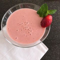 A picture of Strawberry banana smoothie.