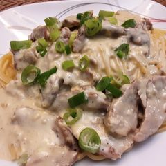 A picture of Tenderloin Pasta With Blue Cheese Sauce.