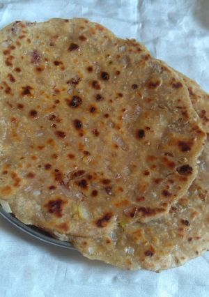 प्याज के पराठे (Onion ke parathe recipe in hindi) रेसिपी मुख्य फोटो