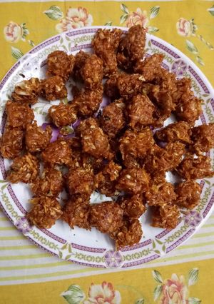 A picture of Chinese pakoda.