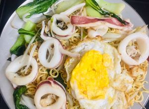 Hình của món Mì xào mực trứng 🍝.