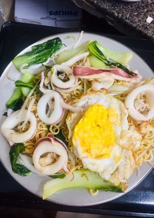 Hình của món Mì xào mực trứng 🍝.