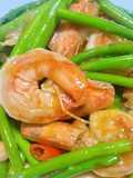 ผัดหน่อไม้ฝรั่งกุ้ง
