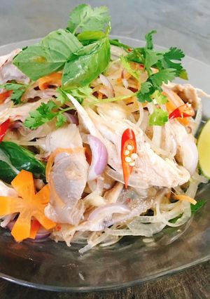 Hình của món Gỏi Gà xé phay.