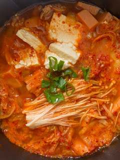 Foto resep Sundubu Jigae (Sup Tahu Pedas Korea / Korean Spicy Soft Tofu Stew)