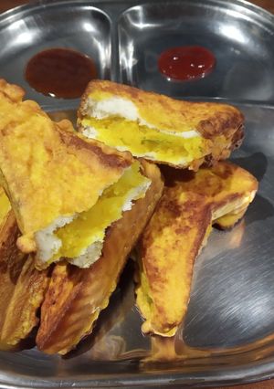 A picture of Potato Bread Pakora.