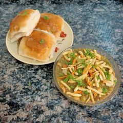 A picture of Jain Misal Pav.