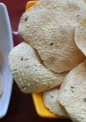 உளுந்து அப்பளம் (Ulunthu appalam recipe in tamil) செய்முறை முக்கிய புகைப்படம்