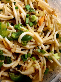હકા નુડલ્સ(Hakka Noodles Recipe in Gujarati) રેસીપી મુખ્ય ફોટો