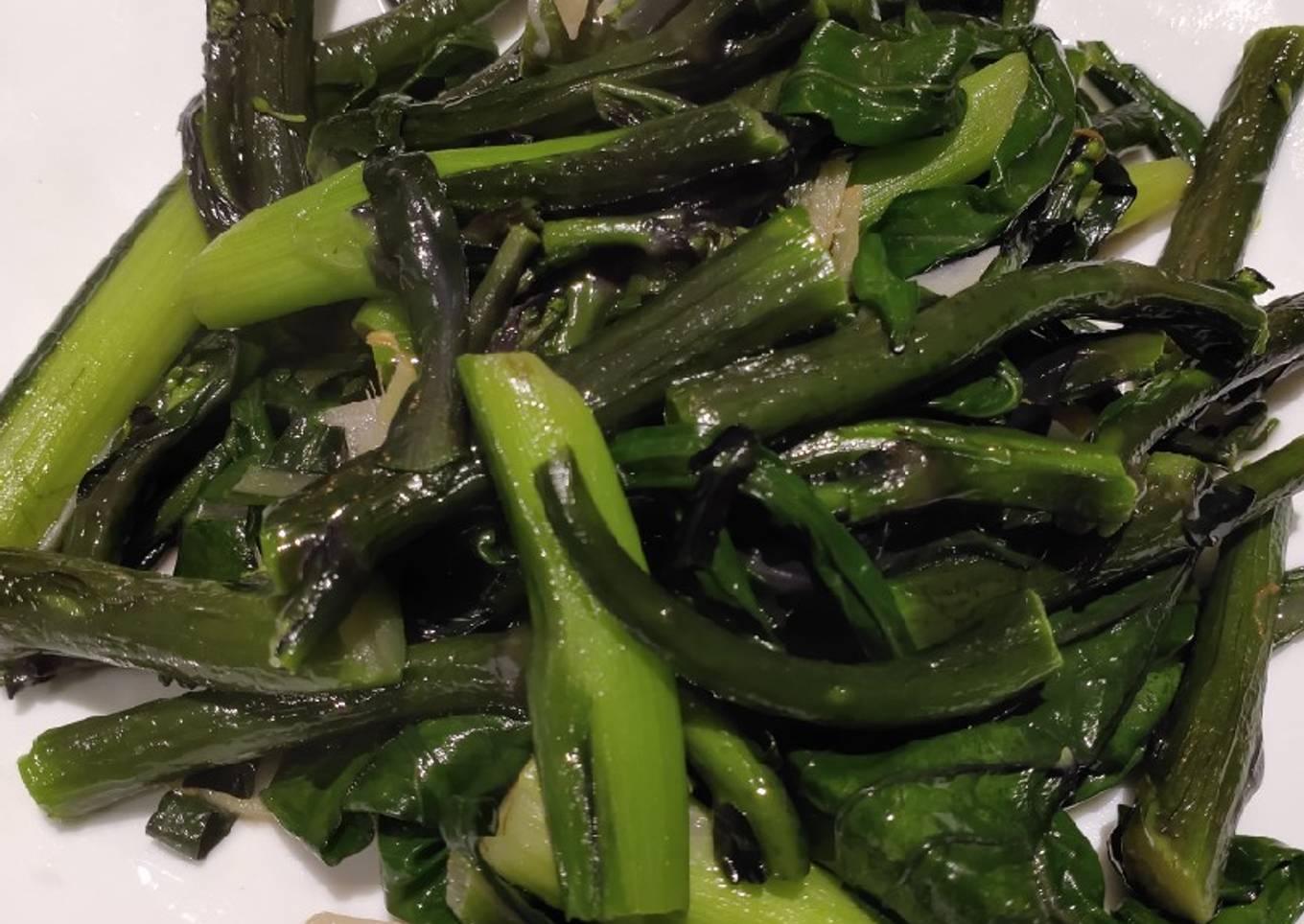 Step-by-Step Guide to Prepare Super Quick Homemade Sauteed Purple
Choisum