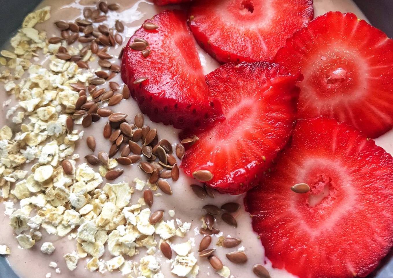 Bowl Smoothie cremoso de plátano y fresa 🍓 🍌