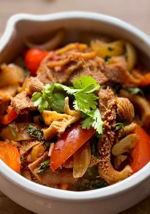 Hình của món Sách Bò, Khăn Lông Xào Ớt Chuông Vị Cà Ri Thái Đỏ.
