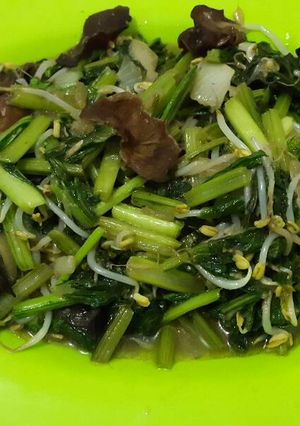 Foto resep Tumis Sawi Touge Jamur Kuping