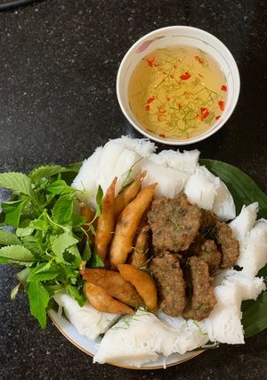 Hình của món Chả nhái đặc sản làng Khương Thượng.