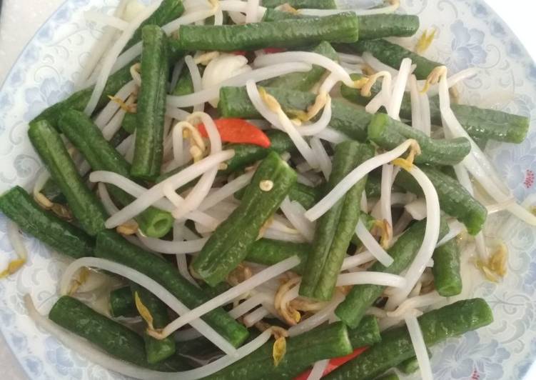 Tumis kacang panjang dengan toge