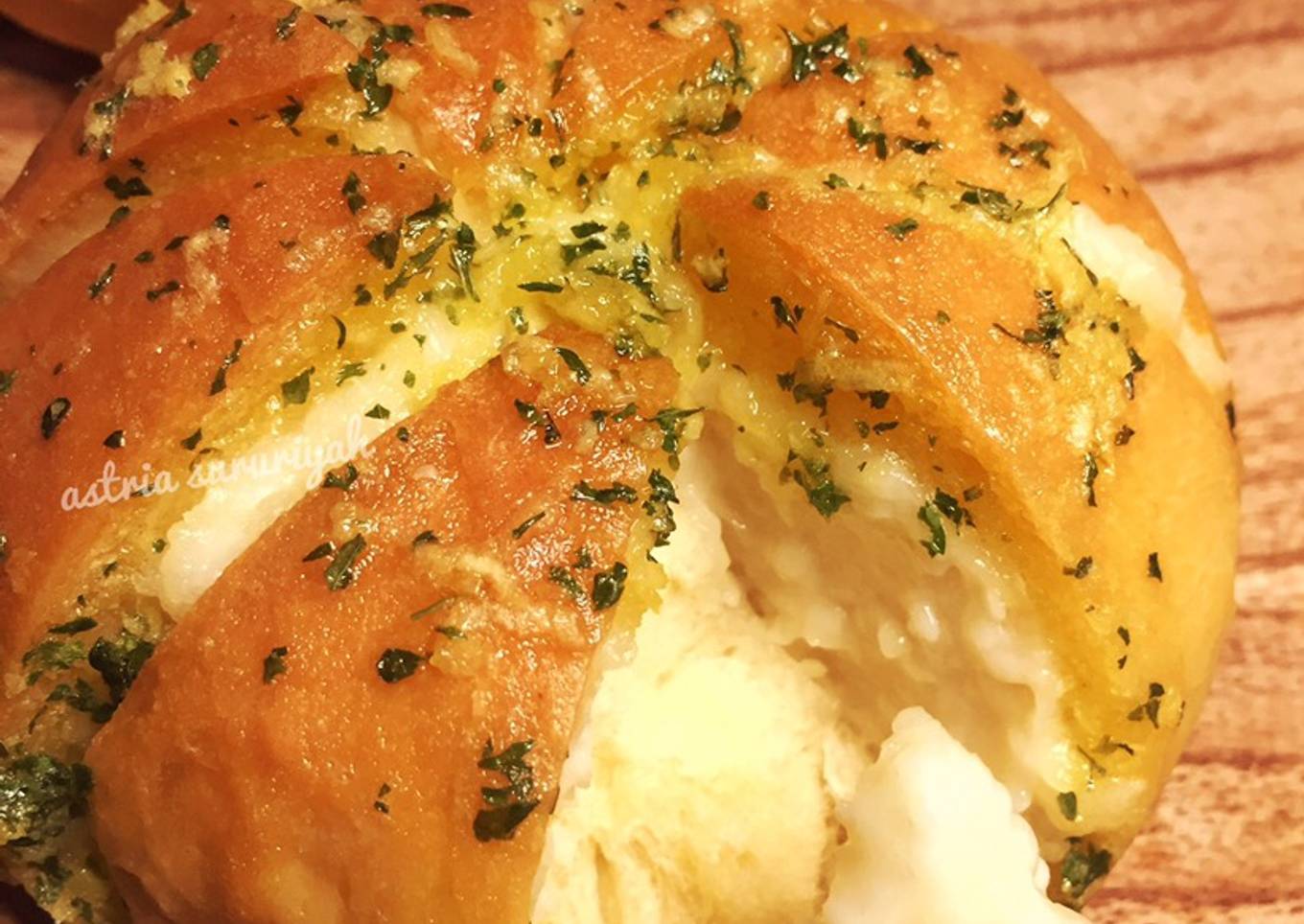 Korean garlic cheese bread