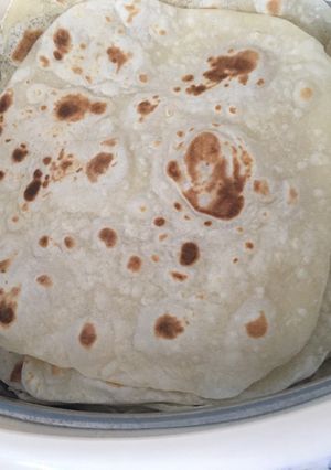 صورة لوصفة خبز الشاورما والتوتيلا بمكونات أقل وسهلة وبالعافيه عليكم ❤️❤️❤️