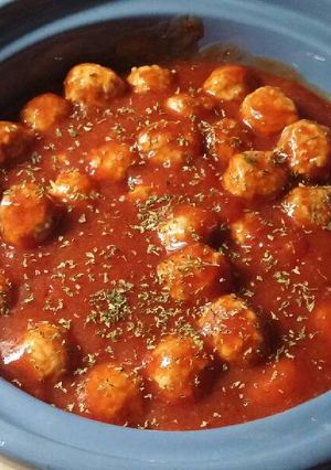 A picture of Big Poppa's sweet n' sour meatballs.