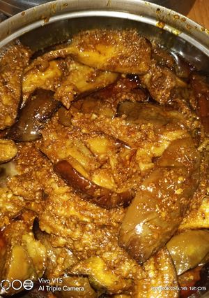 अचारी बैंगन (Achari baingan recipe in Hindi) रेसिपी मुख्य फोटो