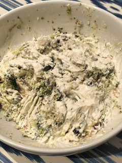 Una foto de Ensalada de brócoli y yogurt