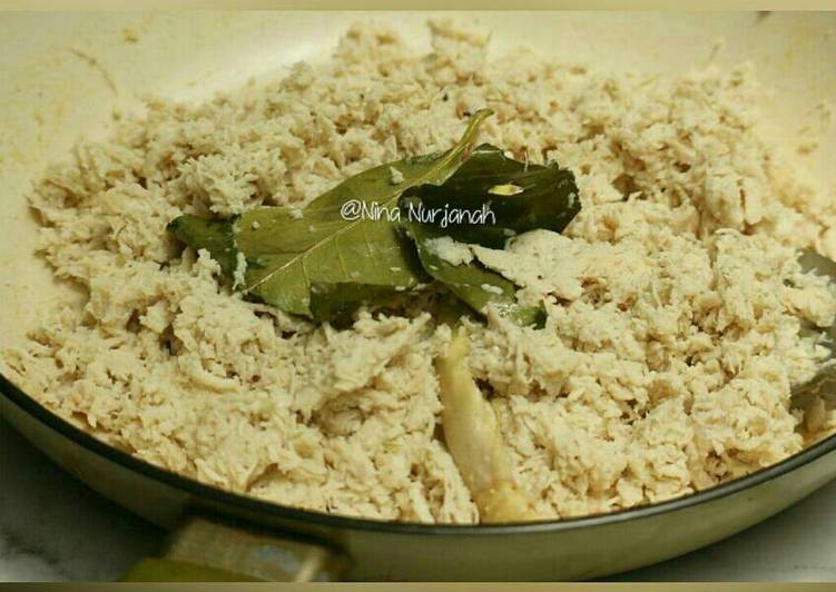 Suwir ayam (isian lemper)