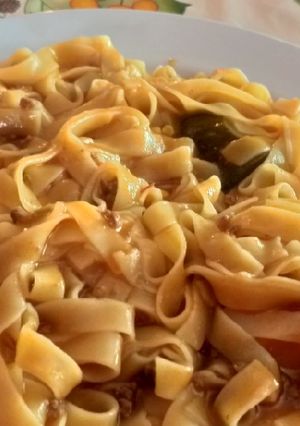 Una foto de Guiso de fideos con carne picada y choclo🍜🥫🧂