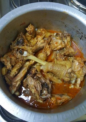 A picture of Kuku Kienyeji (organic chicken) stew.