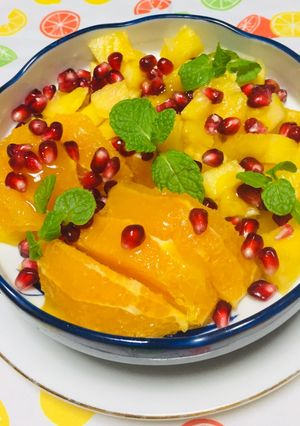 Una foto de Ensalada de frutas Naranja Piña granadilla!!!