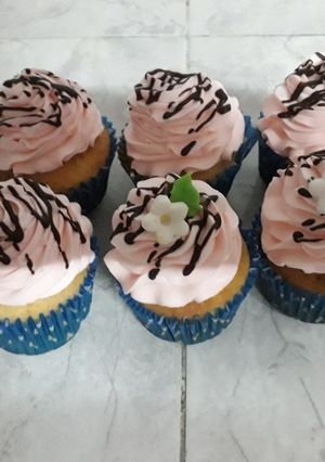 Una foto de Cupcakes con crema!! 😋😋
